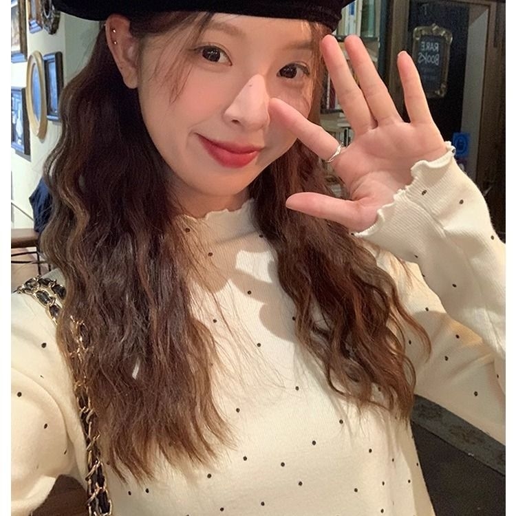 Fél-nyakú kötött felső, ujjatlan, pöttyös mintával, oversize szabás, hímzett részletekkel