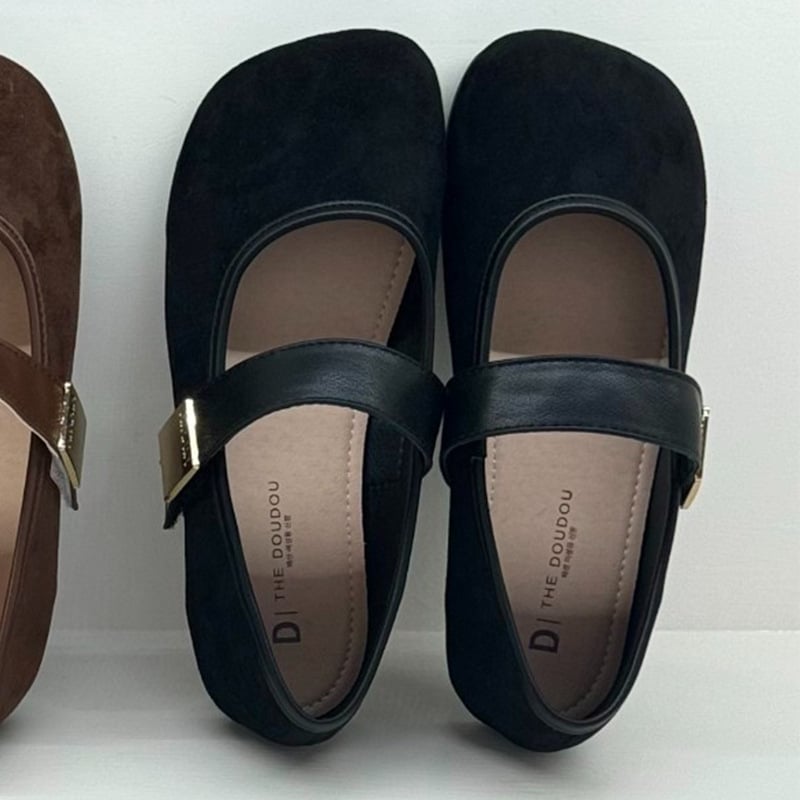 Női klin cipő, casual stílus, csatokkal záródó, mikroszálas bőr felső, gumitalp, 3–5 cm klín