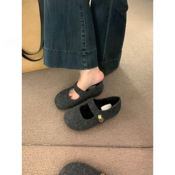 Pantofi Mary Jane - Partea superioară din velur; Vârf rotund; Înălțime toc 3–6 cm; Talpă din cauciuc; Căptușeală interioară din piele artificială