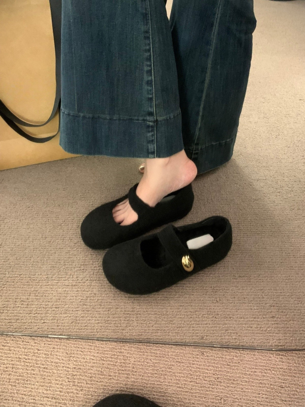 Pantofi Mary Jane - Partea superioară din velur; Vârf rotund; Înălțime toc 3–6 cm; Talpă din cauciuc; Căptușeală interioară din piele artificială