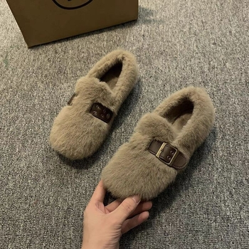 Ženske zimske loafers s krznom – Gornji materijal: nubuk (semiš); Unutarnji materijal: super vlakno; Đon: guma; Nizak potpetica: 1–3 cm; Zatvaranje: kopča