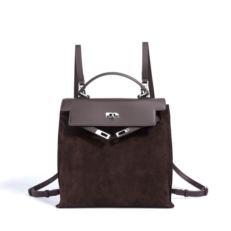 Naistele mõeldud ehtne nahast kott mattviimistlusega, vertikaalse ruudu kujuga, üks õlarihm, lukuga avamine, sisemine lukuga tasku