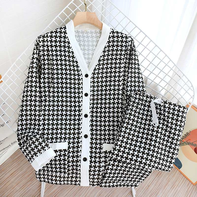 Puuvillane imetamispidžaamade komplekt, 100% puuvill, kerge õhuke materjal (101–120 g/m2), ilma kraeta, pikad varrukad, püksid, koduseks kasutamiseks