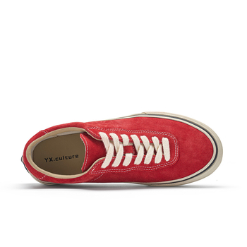 Ανυψωμένα καμβά sneakers με παχιά βυλκανισμένη σόλα καουτσούκ, χαμηλό άνω μέρος, κορδόνια