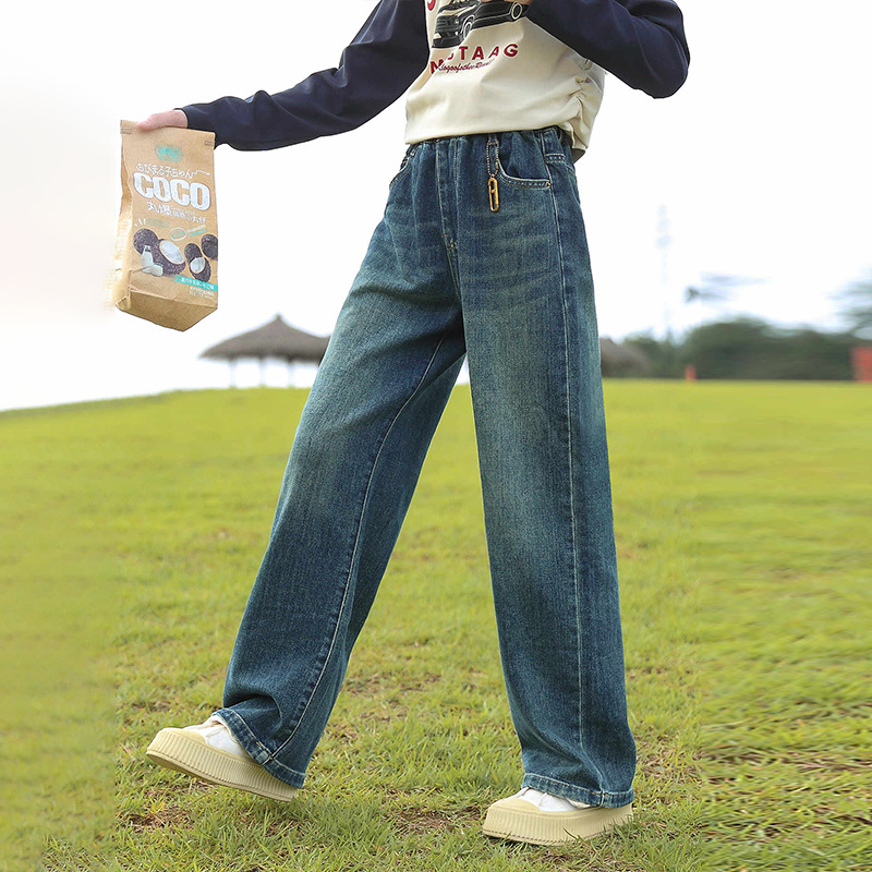 Mergaitėms platėji džinsai su elastine juosta, medvilnės mišinys 38,8%, švelni tekstūra, pavasario–rudens 2025