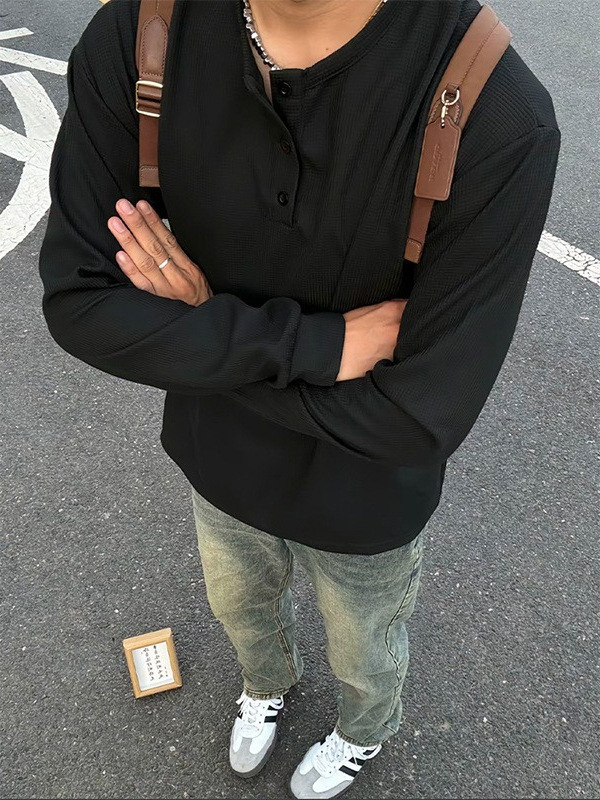 Meeste pikkade varrukatega Henley-topp, vafli-kootud tekstuuriga, polüesteri segu materjal, vaba lõige, kevad-sügis