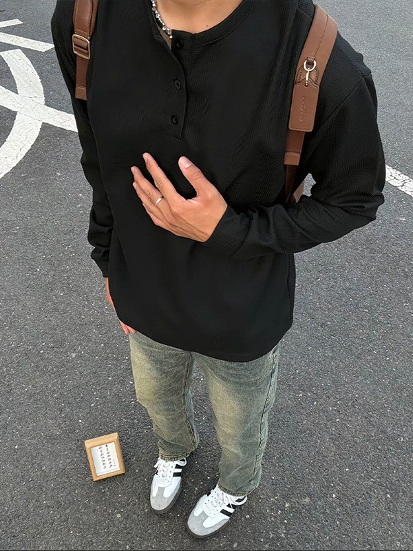 Meeste pikkade varrukatega Henley-topp, vafli-kootud tekstuuriga, polüesteri segu materjal, vaba lõige, kevad-sügis