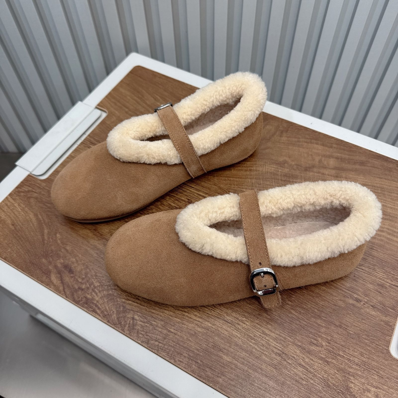 Ženske Mary Jane papuče s gornjim dijelom od velura, plišna unutarnja podstava, gumeni potplat, kopčanje kopčom — Zima 2025