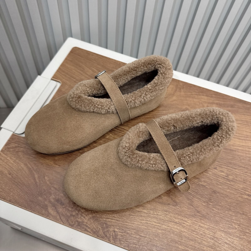 Ženske Mary Jane papuče s gornjim dijelom od velura, plišna unutarnja podstava, gumeni potplat, kopčanje kopčom — Zima 2025