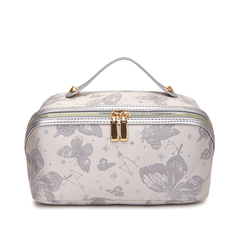 Ženská cestovná kozmetická taštička s výšivkou – Nový národný trend, motív krajiny, podšívka z polyesteru, vydanie jeseň 2025