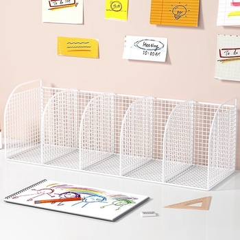 Metalinė stalinių knygų lentyna su fiksuotomis pertvaromis, itališko minimalistinio stiliaus