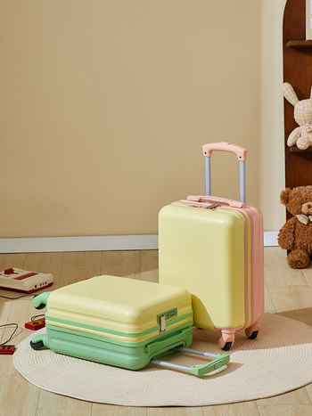 Koreapärase stiiliga käsipagas, ABS korpus, 2 kg kaal, tõmblukuga avamine, tavaline kombinatsioonlukk, universaalsed rattad