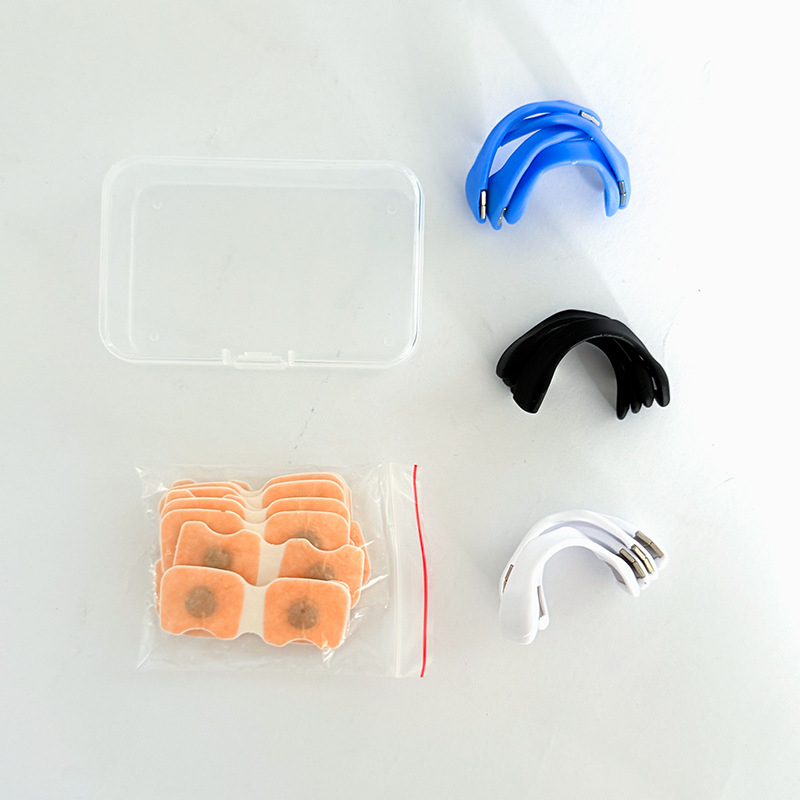 Magneetiline ninapatš kliipsiga ja hingamisläätja dilataatoriga knarkimise vältimiseks – kude, magnet, plastik