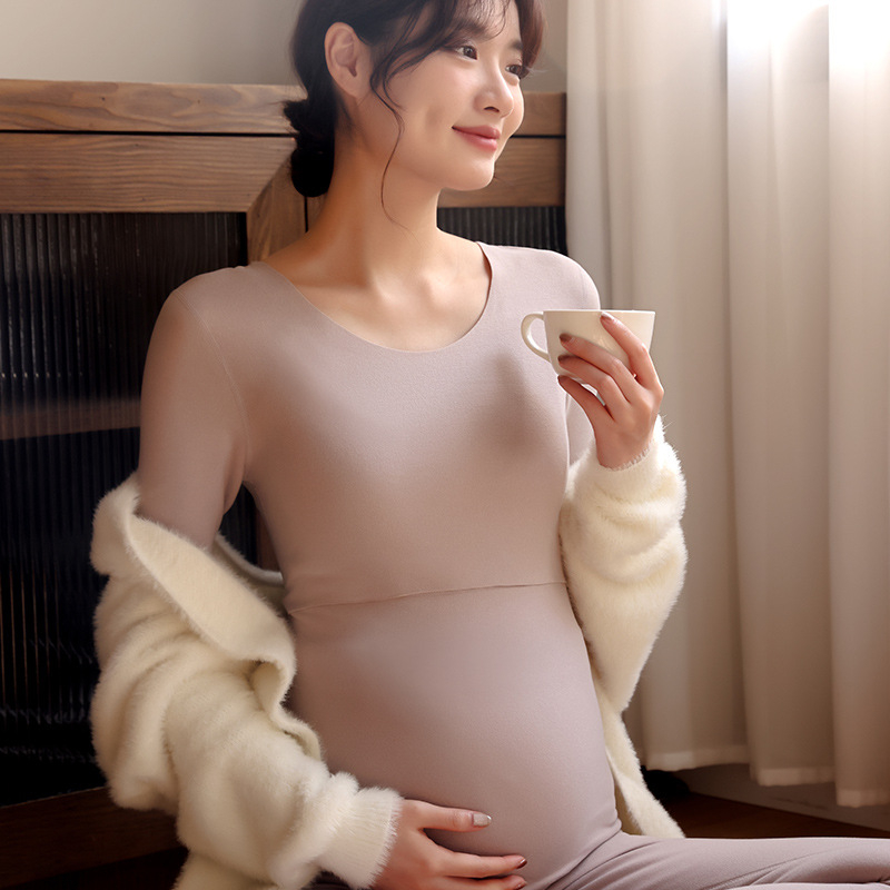 Nėščiosioms skirtas šiluminis apatinių komplektas su fliso pamušalu, marškinėliai su ilgomis rankovėmis ir kelnės, žindymo prieiga, poliesterio su spandekso mišinyje, žiema 2023