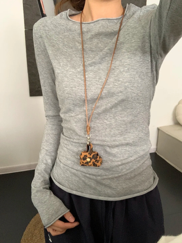 Ženski pamučni T-shirt s dugim rukavima i okruglim izrezom, slim-fit