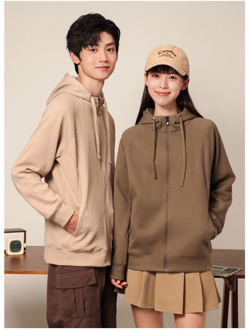 Puuvillane kapuutsiga pushoodie logoga, vaba lõige, küljetaskud