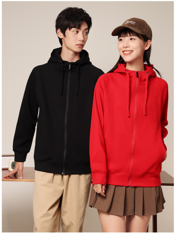 Puuvillane kapuutsiga pushoodie logoga, vaba lõige, küljetaskud