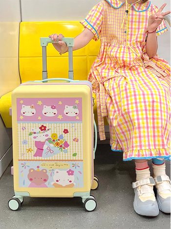 ABS reisikohver reisile anime motiiviga, 3,5 kg, tõmblukuga avamine, universaalsed rattad