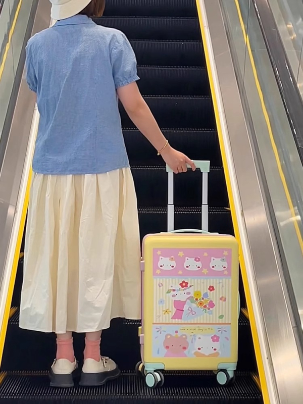 ABS reisikohver reisile anime motiiviga, 3,5 kg, tõmblukuga avamine, universaalsed rattad