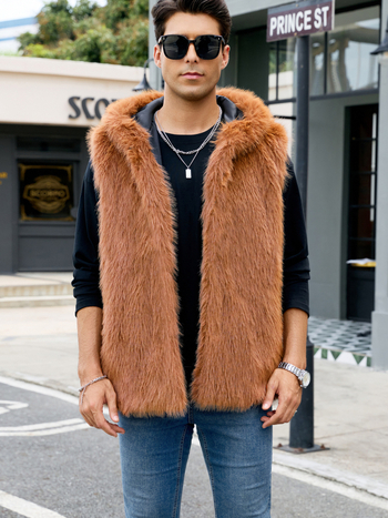 Meeste kapuutsiga kunstkarusnahast vest-jakk, laia lõikega, püstise kaelusega, külje taskud, Sügis 2025