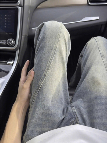 Denimid Ameerika retro stiilis, slim fit bootcut/straight lõige, 65% puuvill, mikroelastsus, tõmblukk