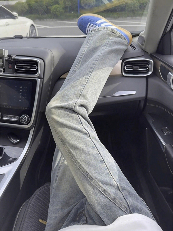 Denimid Ameerika retro stiilis, slim fit bootcut/straight lõige, 65% puuvill, mikroelastsus, tõmblukk