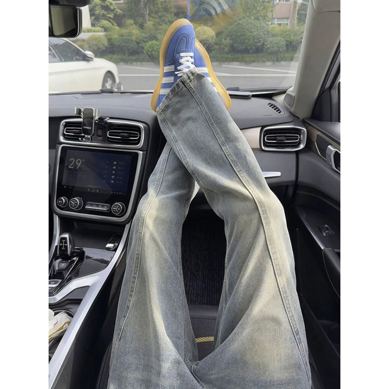 Denimid Ameerika retro stiilis, slim fit bootcut/straight lõige, 65% puuvill, mikroelastsus, tõmblukk