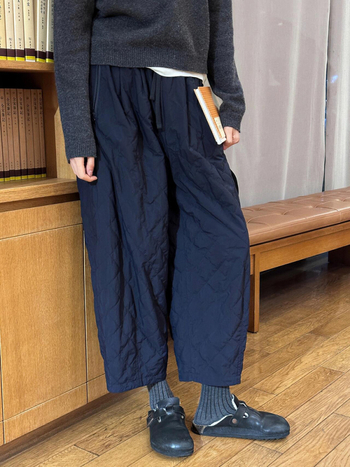 Памучни панталони с диамантено подплатяване, висока талия, права кройка, дължина девет десети, еластична талия