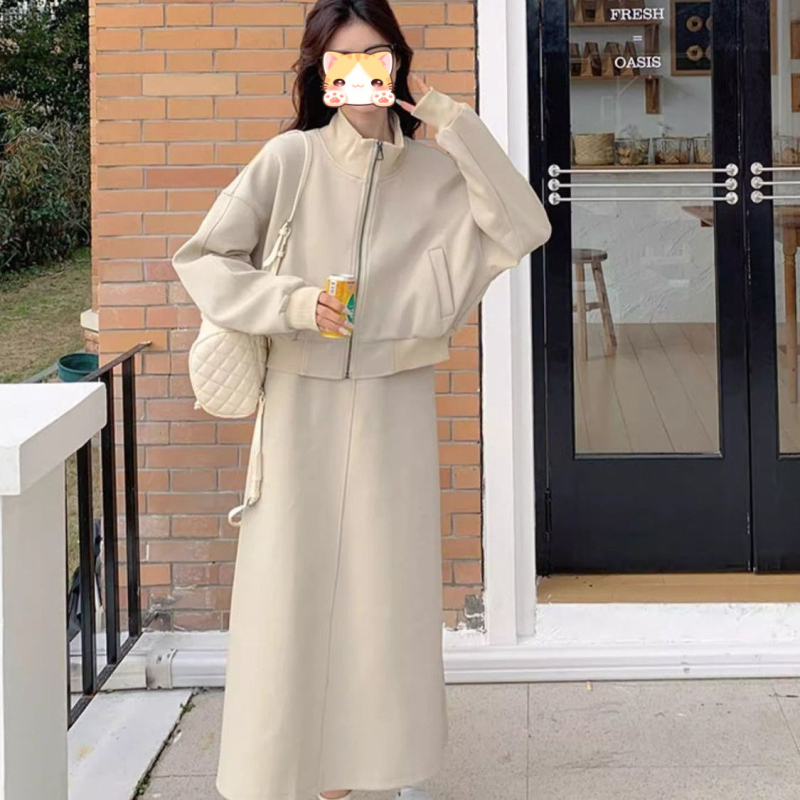 Nėščiųjų komplektas: sijonas su ilgomis rankovėmis iš chenille, 50–70% elastano, sijonio ilgis