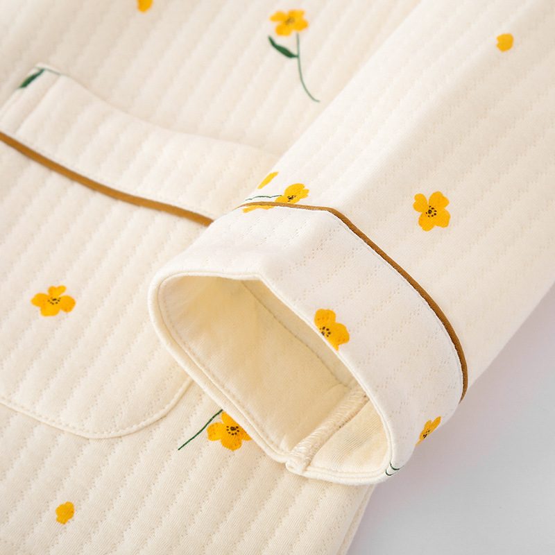 Air Cotton nėščiųjų ir žindymo pižama komplektas su ilgom rankovėm – apykaklė tipo lapel, 95–100% medvilnė, storas audinys 201–250 g/m²