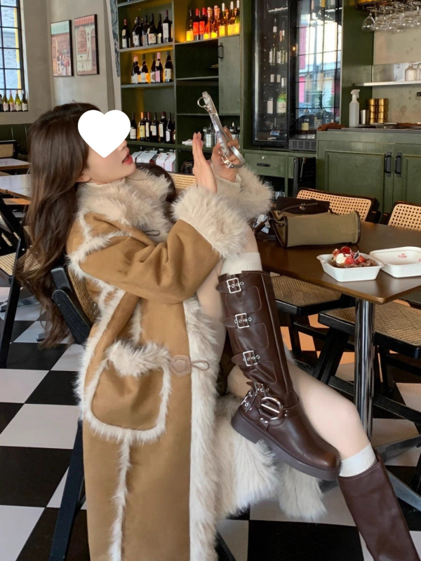 Moterų corduroy kailio švarkas su triušio kailiu, kailio dalis <30%, 2023 m. pavasaris