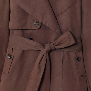 Vējjakas ar jostu, šaurs griezums, vidēja garuma, kostīmam līdzīgs apkakle, garas piedurknes