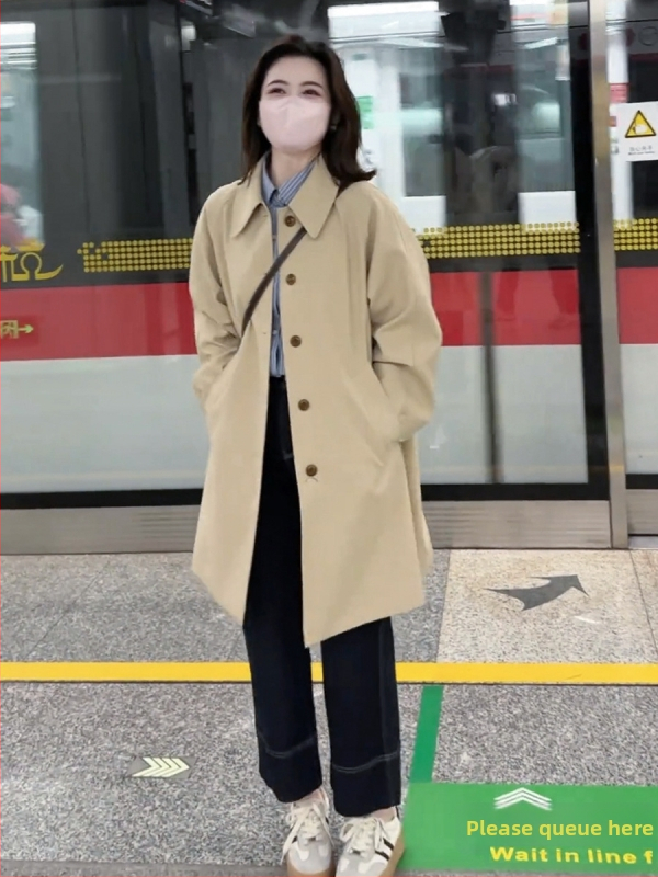 Sieviešu vidēja garuma vēja jaka, brīvā piegriezuma, kokvilnas-poliestera maisījums (50–70% kokvilnas), Raglāna piedurknes, Korejiskais casual stils