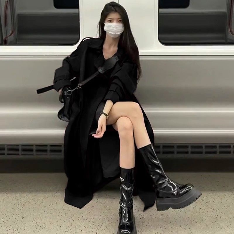 Ženský trenčkot – voľný strih, stredná dĺžka 65–80 cm, polyester, golier typu saka