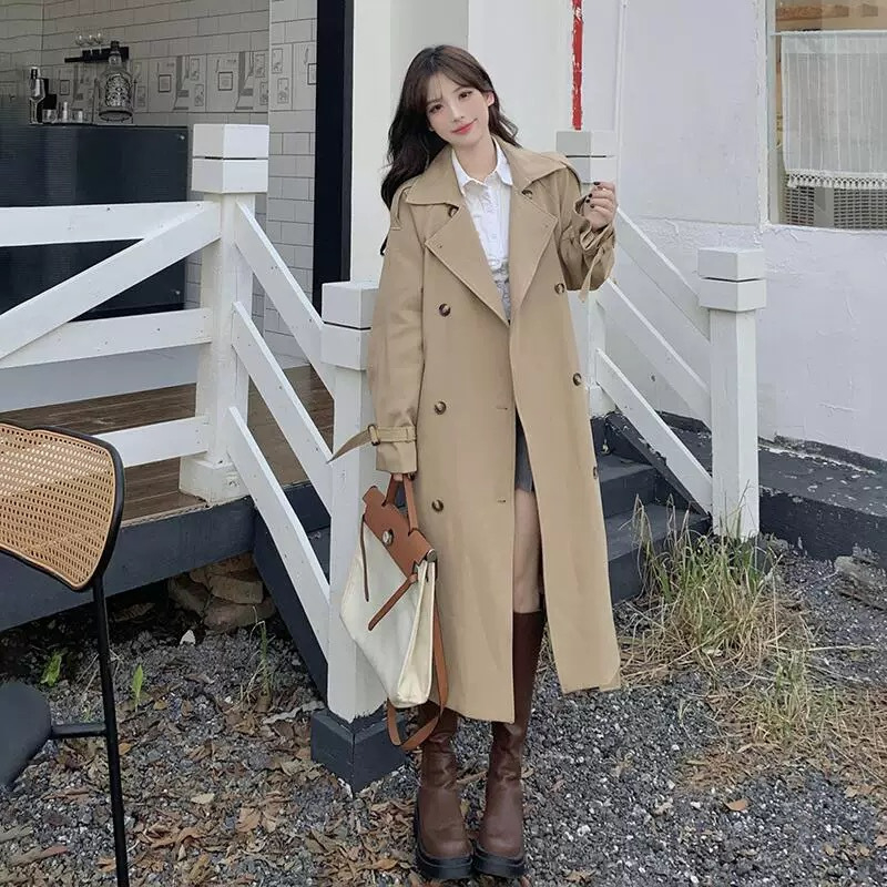 Ženský trenčkot – voľný strih, stredná dĺžka 65–80 cm, polyester, golier typu saka