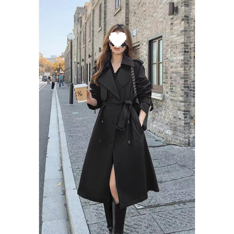 Moteriškas prancūziško stiliaus trench coat, A linijos siluetas, vidutinio ilgio, medvilnės‑poliesterio mišinys, vidutinio storio, skrybėlės tipo apykaklė, be rankovių, kišenės ir sagos