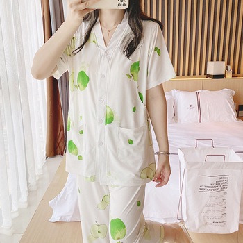 Nėštumo ir žindymo pižAMOS komplektas, su 3/4 rankovėmis, kapri kelnes, modal audinys, žindymo anga, spaudinys