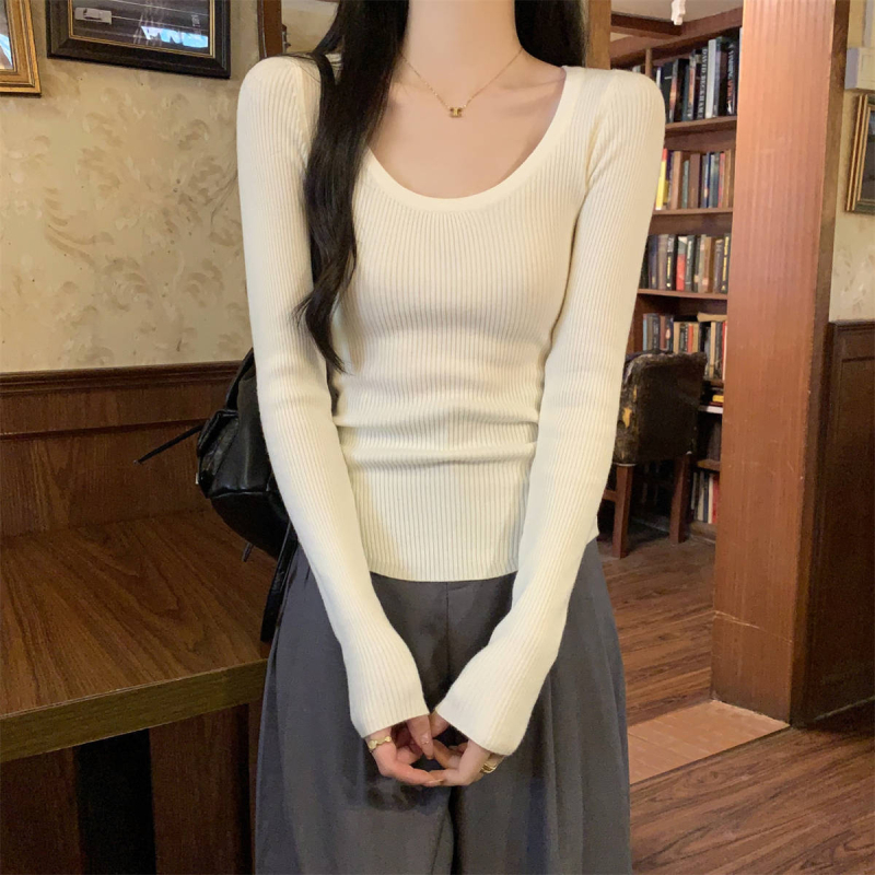 Džemper s U izrezom, uski kroj, dugi rukavi, standardna duljina, poliester