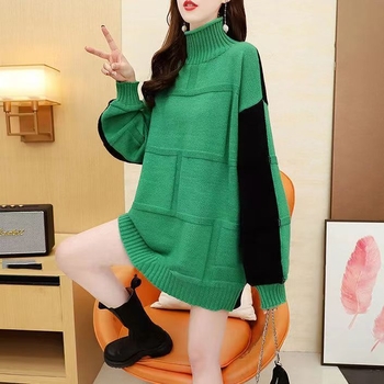 Laisvas moterų megztinis-paltas su aukštu kaklu, vidutinio ilgio, 3/4 rankovės, poliesterio ir PVC mišinys