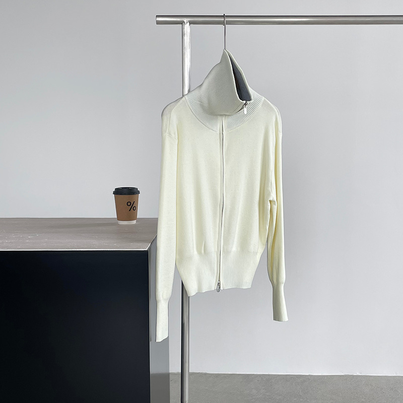 Seiseva kaellega kootud kardigan tõmblukuga – villasegu 30–50% polüester, pikkade varrukatega, tavaline pikkus, mudel YL323