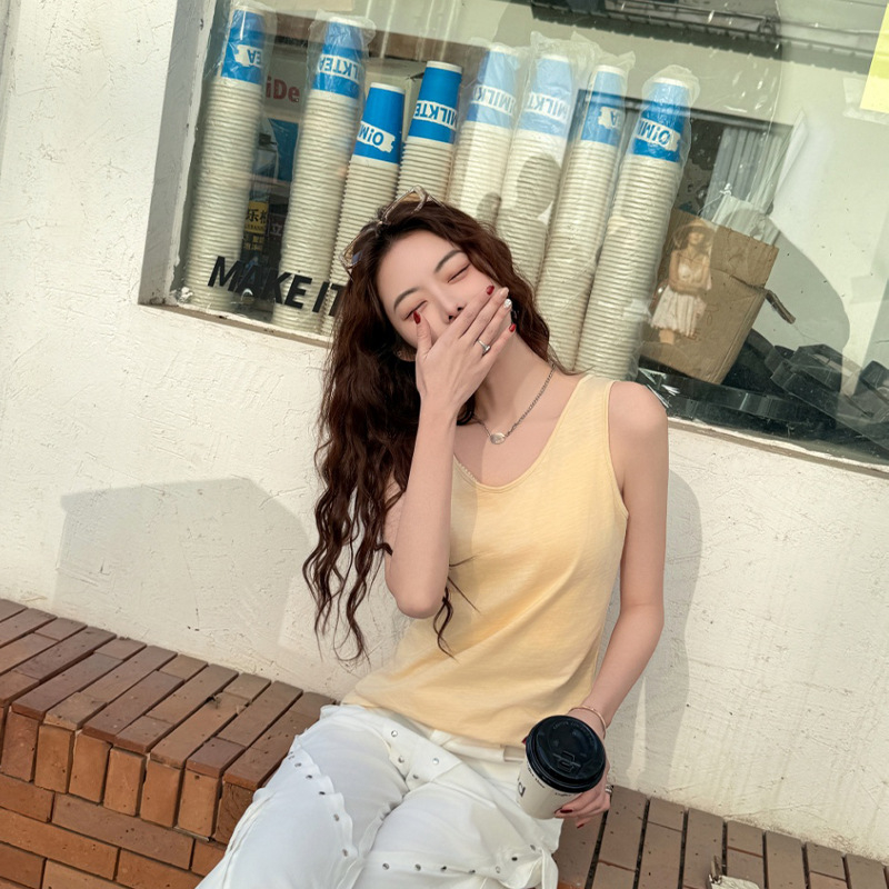 Moterų laisvai prigludęs cami viršus – be rankovių, vientisas raštas, slub medvilnė su bambuko pluoštais (95%+ medvilnė, 95%+ bambukas), mikroelastingumas, ilgis 50–65 cm, pavasaris 2025