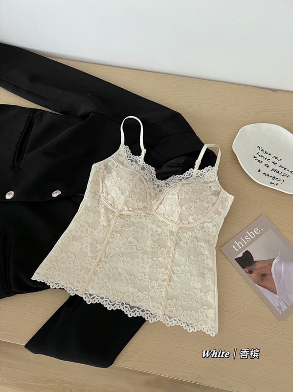 Nėriniuota camisole su įmontuotais puodeliais, žuvies kaulo boningu, plonais petnešėlėmis, nailono audinys