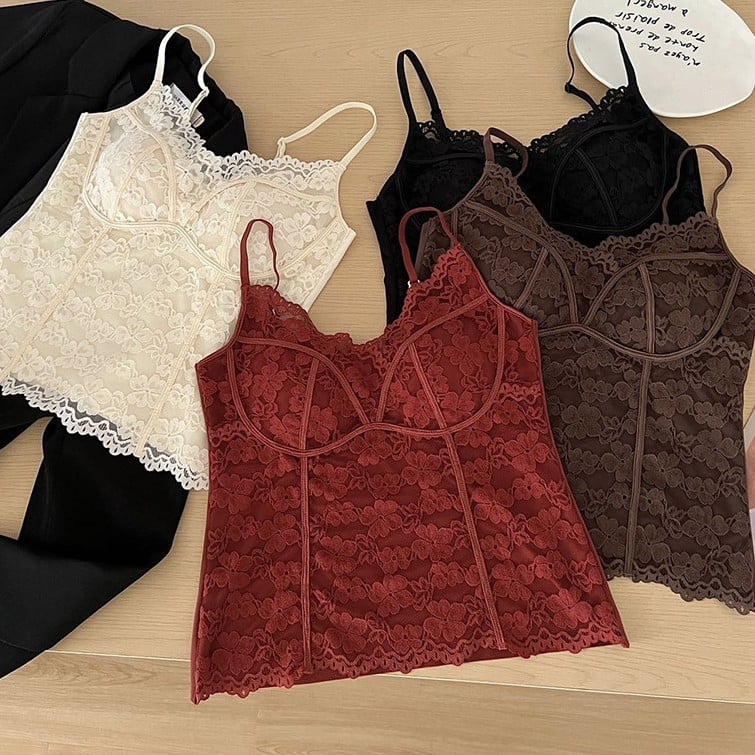 Nėriniuota camisole su įmontuotais puodeliais, žuvies kaulo boningu, plonais petnešėlėmis, nailono audinys