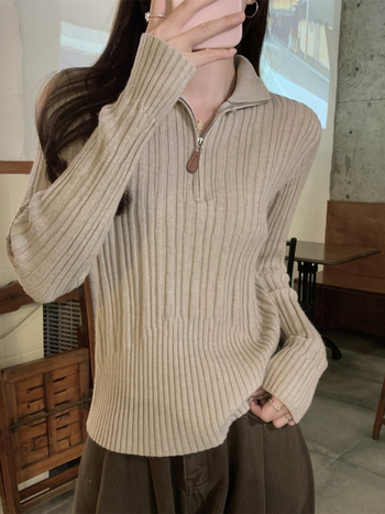 Cipzáros kötött pulóver és Half-Turtleneck, karcsúsított szabás, hosszú ujjú, gyapjú–viszkóz keverék