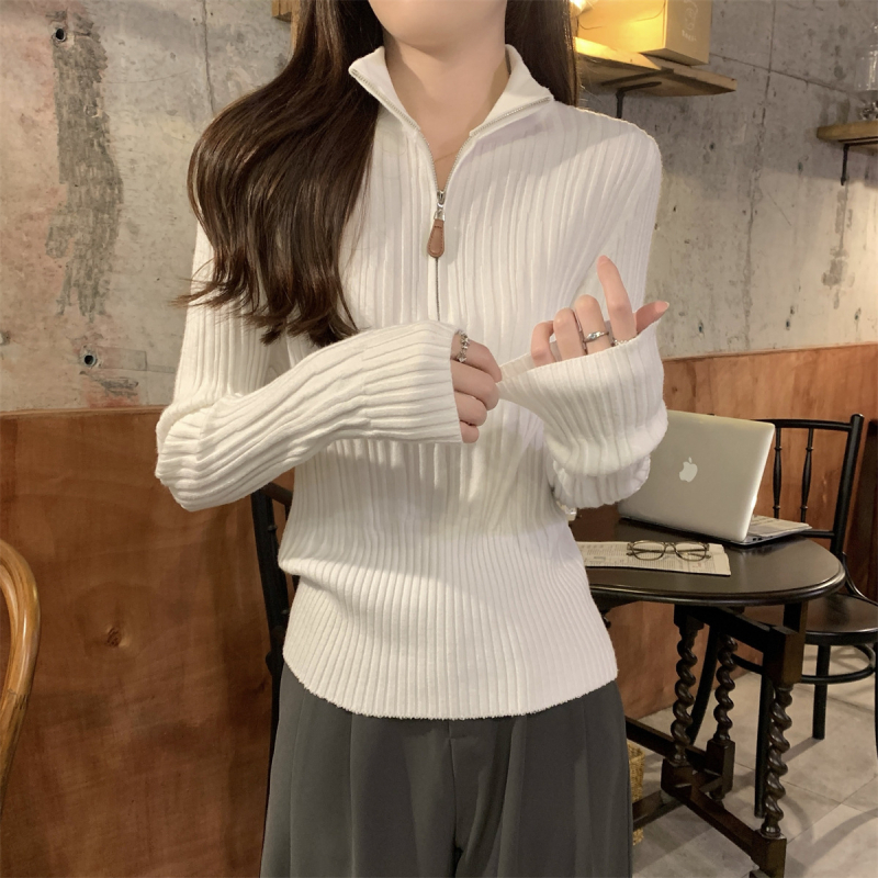 Cipzáros kötött pulóver és Half-Turtleneck, karcsúsított szabás, hosszú ujjú, gyapjú–viszkóz keverék