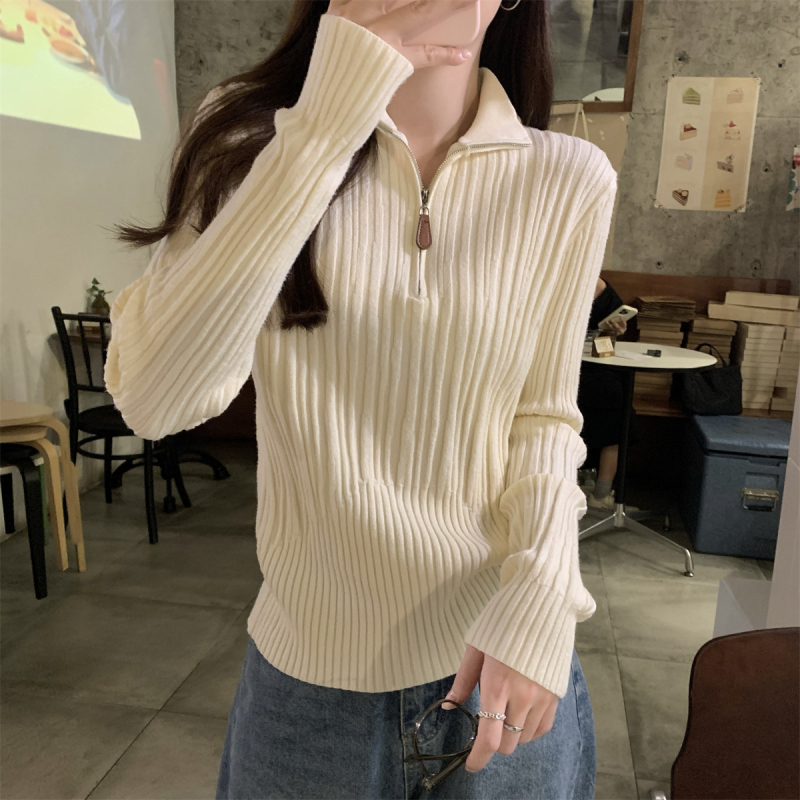 Cipzáros kötött pulóver és Half-Turtleneck, karcsúsított szabás, hosszú ujjú, gyapjú–viszkóz keverék