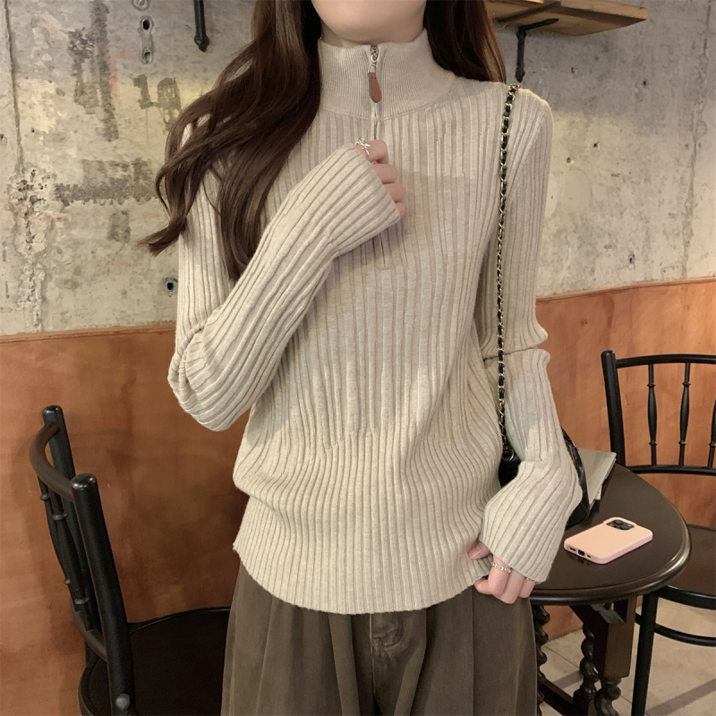 Cipzáros kötött pulóver és Half-Turtleneck, karcsúsított szabás, hosszú ujjú, gyapjú–viszkóz keverék