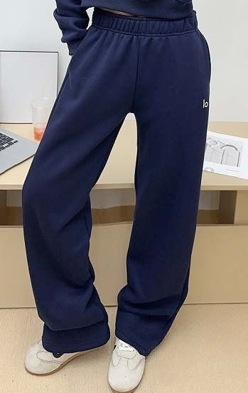 Sportinės kelnės su fleece pamušalu, tiesus kirpimas, aukšta juosmens linija, medvilnės-spandekso mišinys, storas audinys