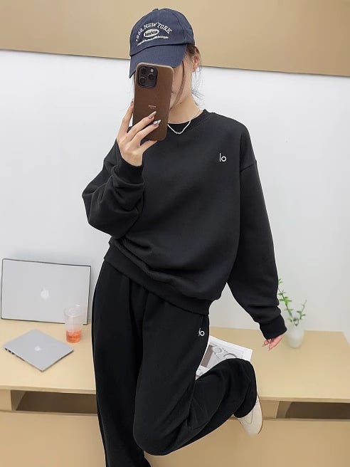 Sportinės kelnės su fleece pamušalu, tiesus kirpimas, aukšta juosmens linija, medvilnės-spandekso mišinys, storas audinys