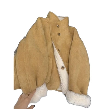 Sievietēm zamšādas virējais apģērbs ar integrētu kažoku, biezs, ikdienas stilā, ar stāvošu apkakli, garie piedurknes, parasts garums 50–65 cm